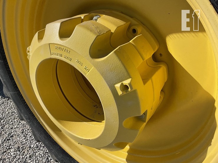 john-deere-8335r-image-36