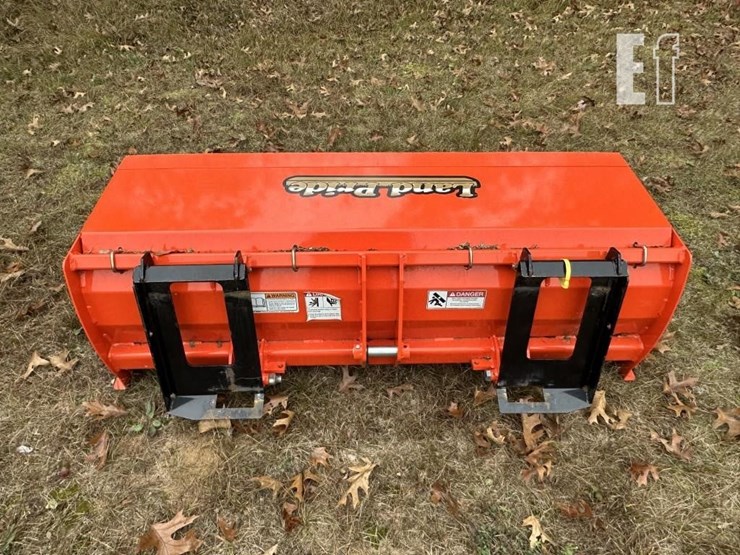 land-pride-spl0560-snow-pusher-image-4