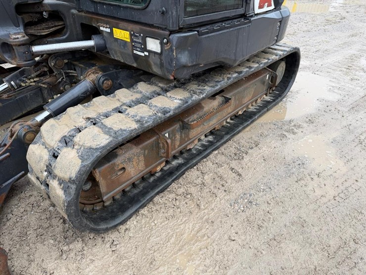 2020-bobcat-e85-image-15