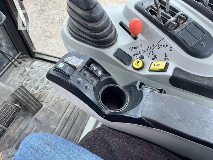 massey-ferguson-6475-image-35