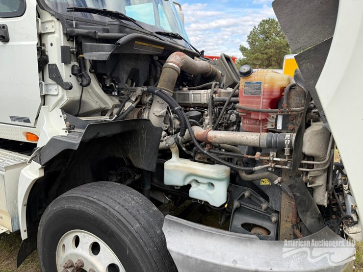 2017-international-prostar-image-5