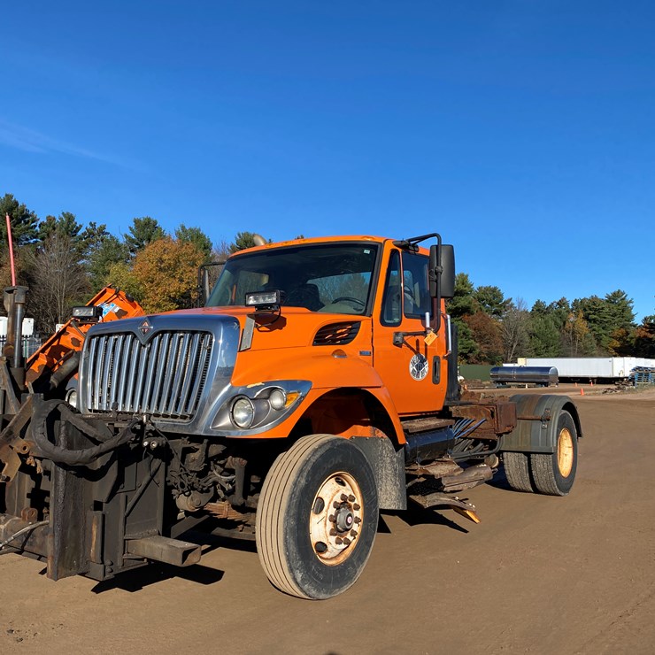 #209 • 2008 International Plow Truck (Has WI Title)(Mosinee, WI)