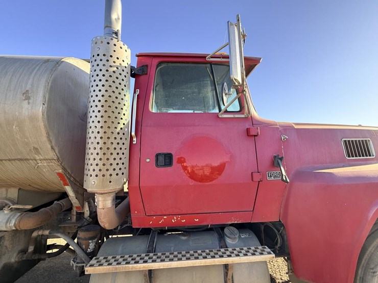 ford-ltl9000-image-25