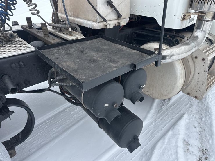 2007-peterbilt-385-image-18