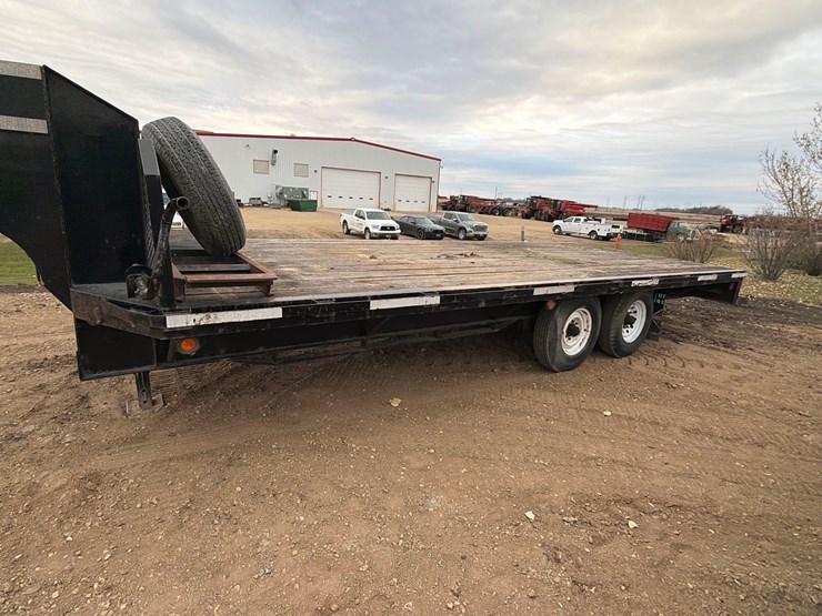 gooseneck-flatbed-trailer-image-2