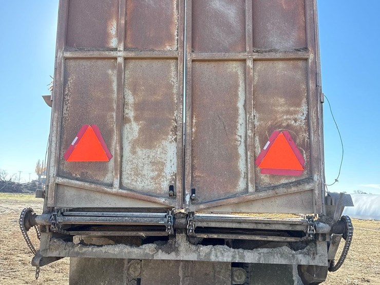 1988-peterbilt-377-image-4