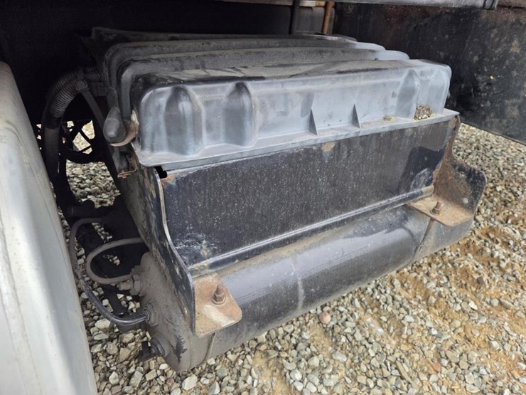 2013-international-durastar-4300-image-20