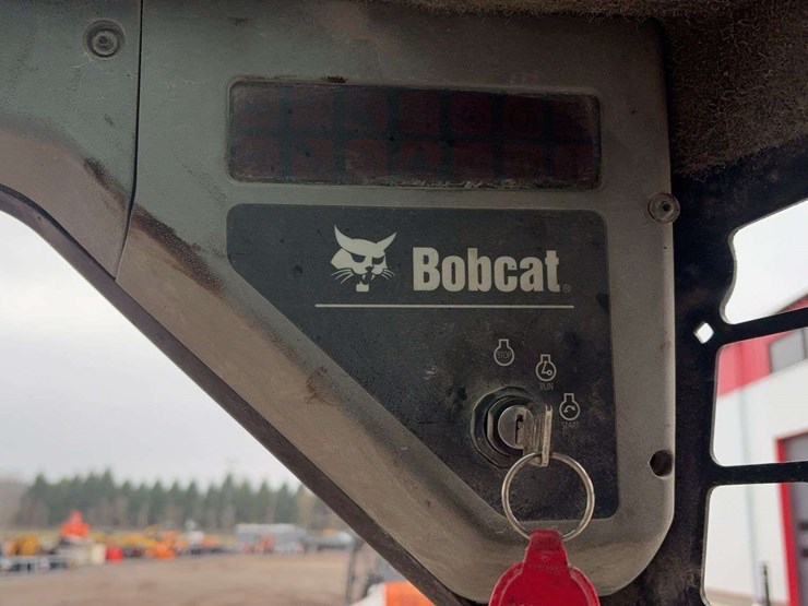 2007-bobcat-s130-image-25