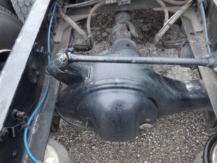 2018-freightliner-cascadia-126-image-10