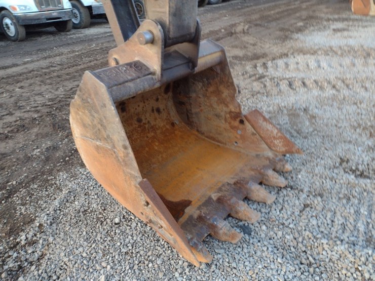 volvo-ec160b-lc-image-18