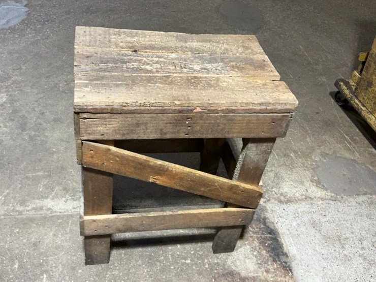 #610-•-11-wooden-tables-image-36