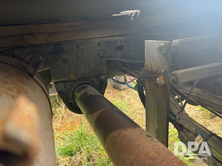 freightliner-114sd-image-50