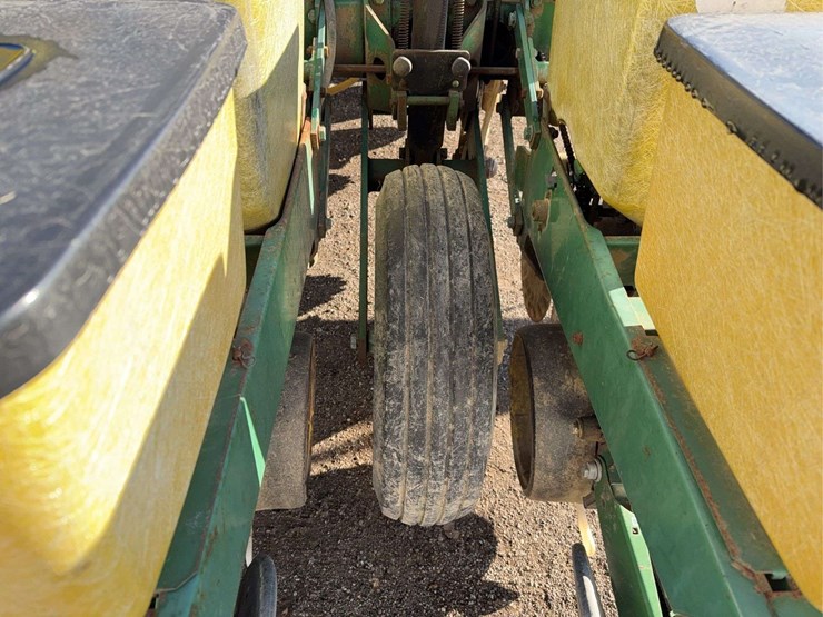 john-deere-7000-image-10