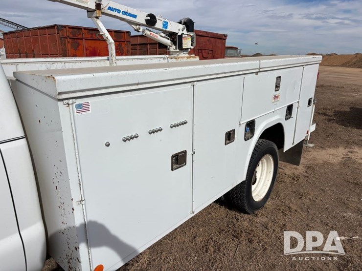 2011-ford-f550-image-25