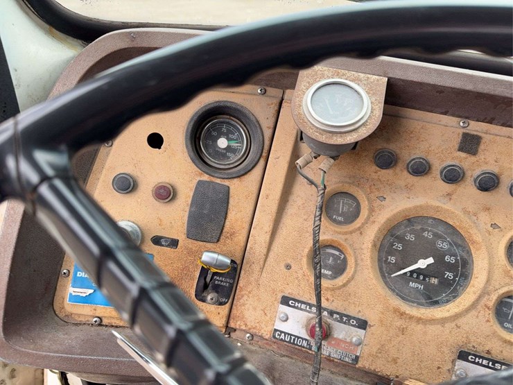 1981-ford-ln700-image-34