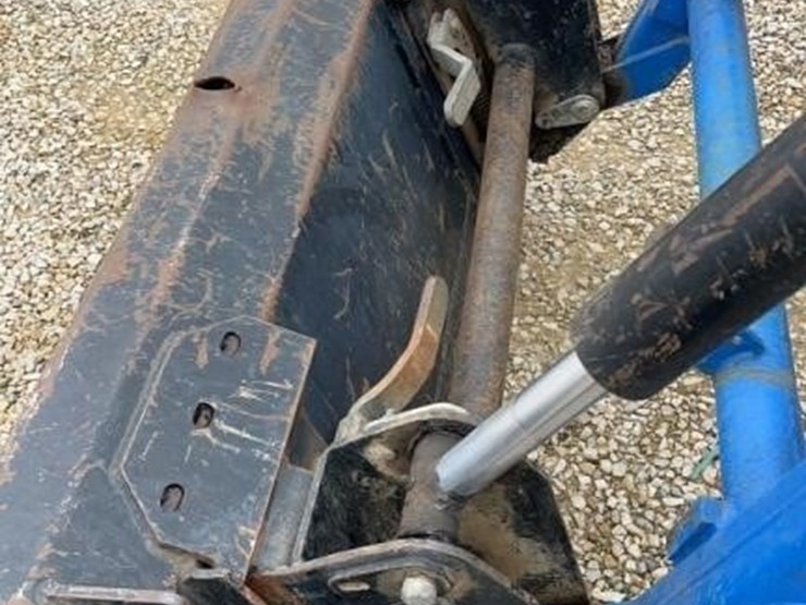 new-holland-tn65-image-15