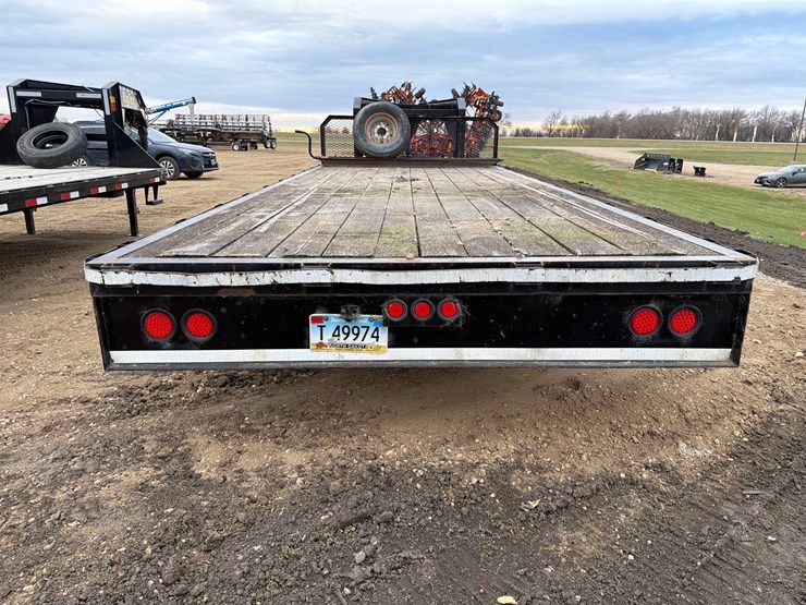 gooseneck-flatbed-trailer-image-4