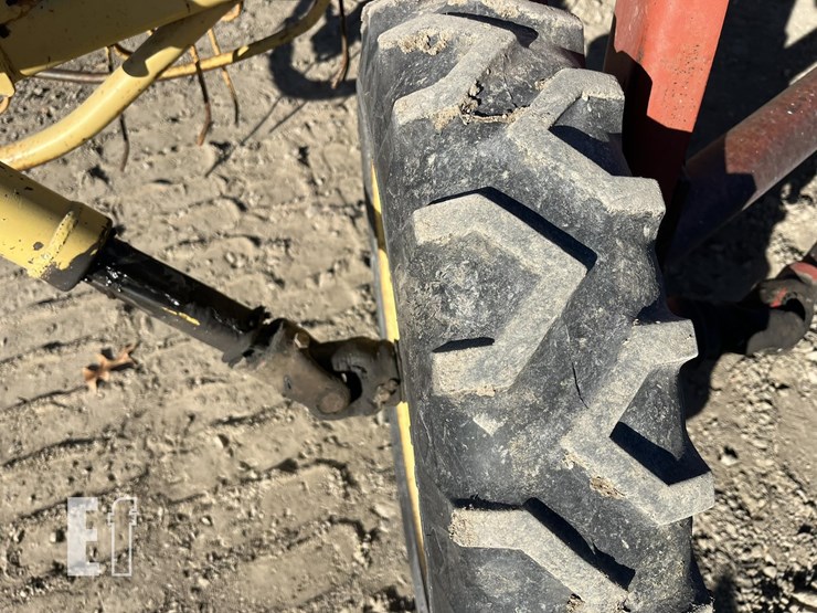 new-holland-258-image-3