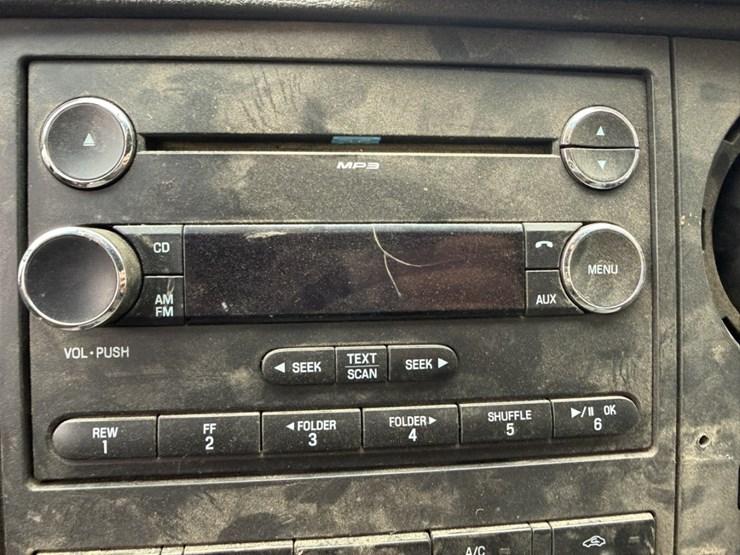 2011-ford-f550-image-32