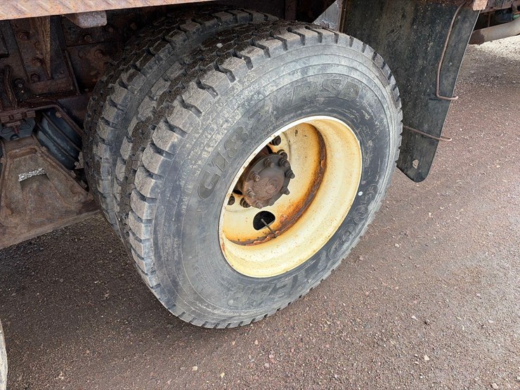 international-7400-image-46