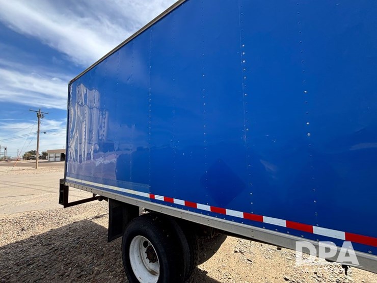 freightliner-fl106-image-8