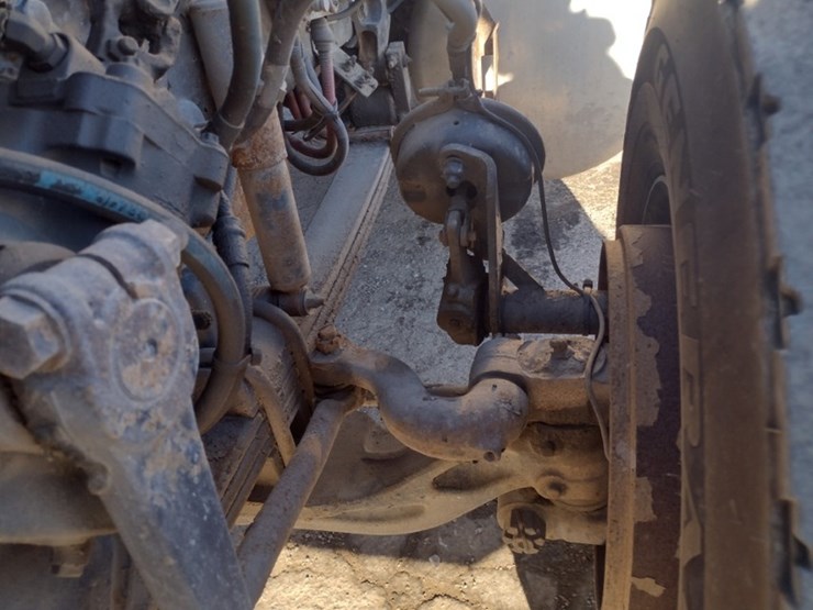 peterbilt-388-image-22