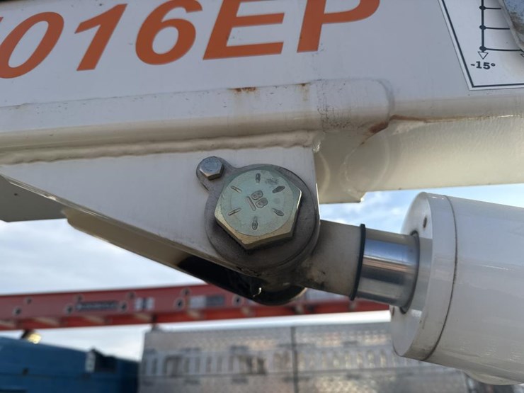 2006-ford-f550-image-32