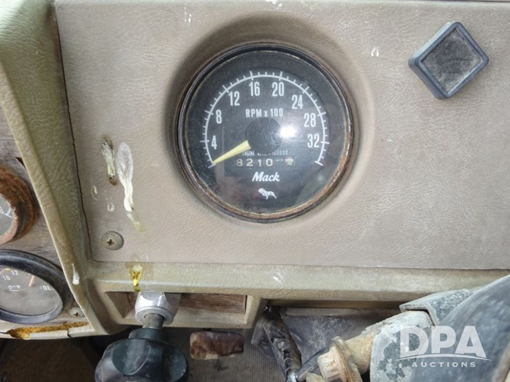 mack-r686st-image-93