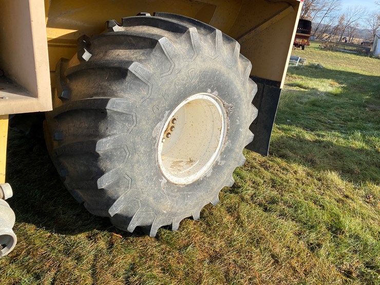 #1300-•-ag-gator-2004-injector-applicator-(colfax,-wi)-image-48