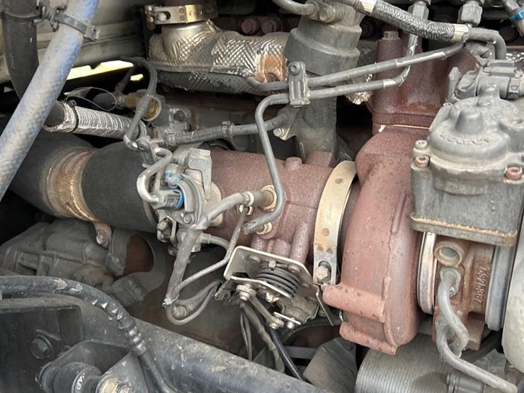 peterbilt-579-image-42