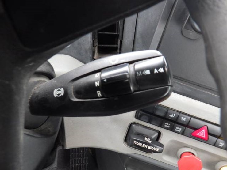 freightliner-cascadia-126-image-15