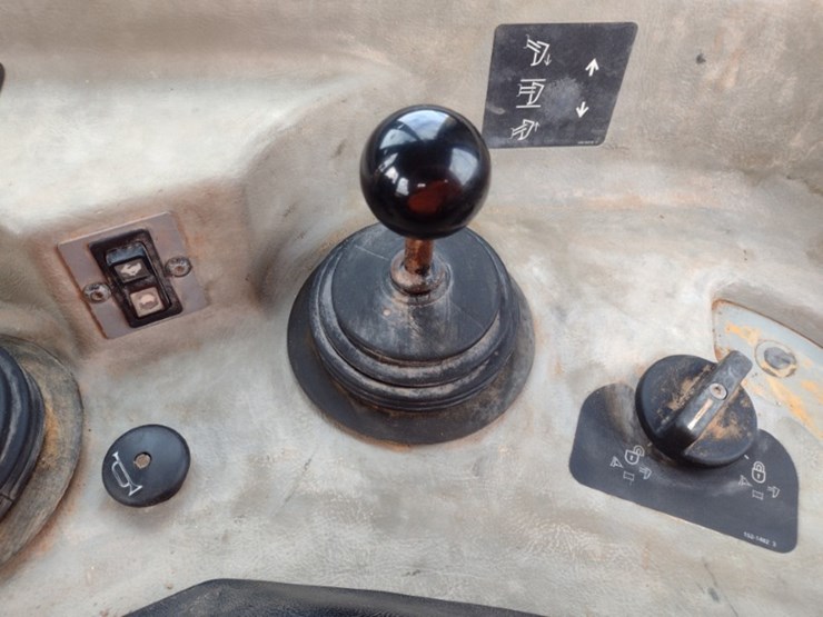 caterpillar-d6r-xl-image-11