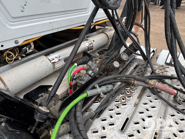 2017-mack-pinnacle-chu613-image-29