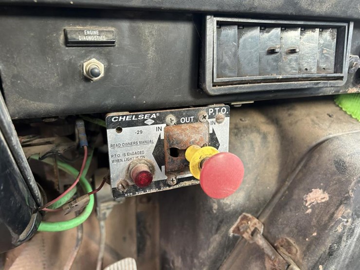 international-4700-image-47