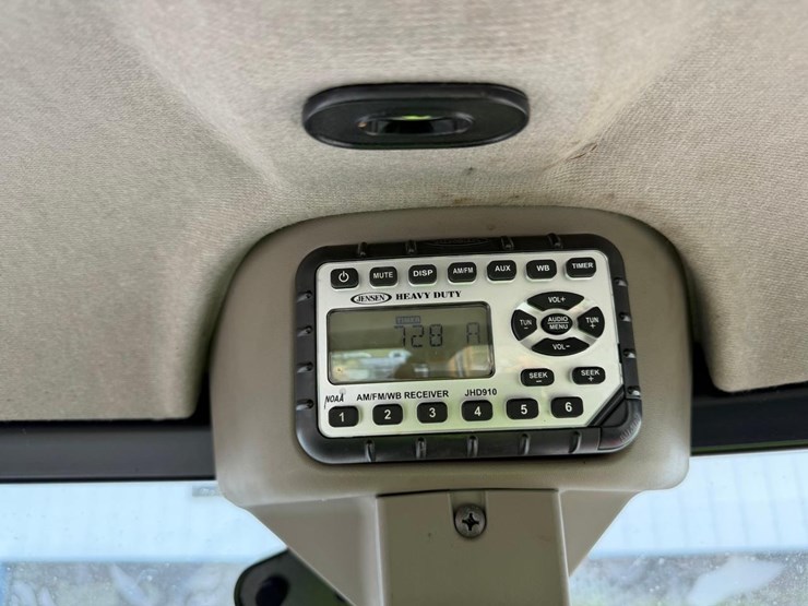 2019-case-ih-farmall-130a-image-29