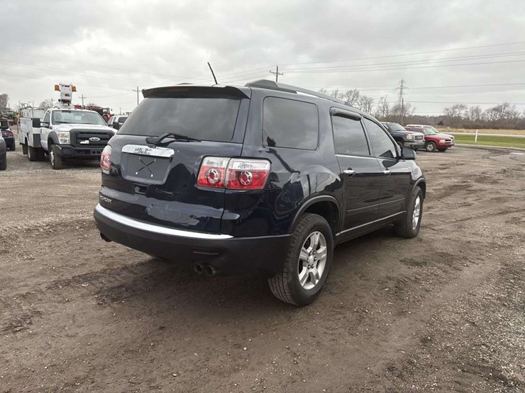 2011-gmc-acadia-image-5