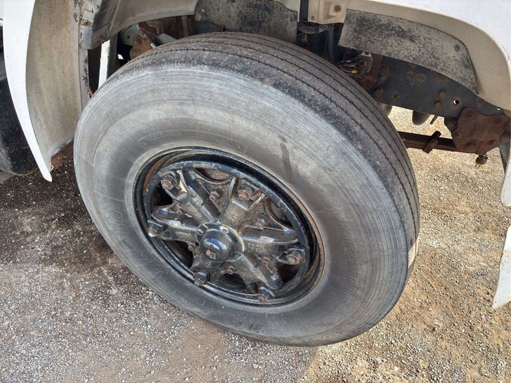 1992-ford-f700-image-9