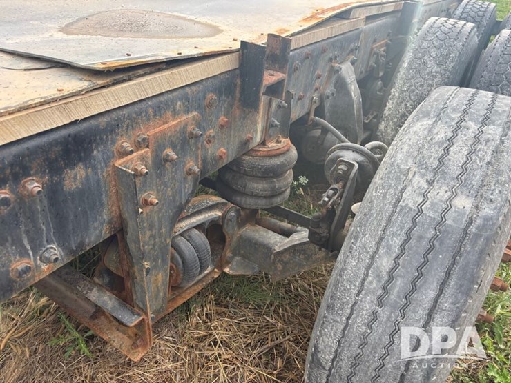 freightliner-114sd-image-42