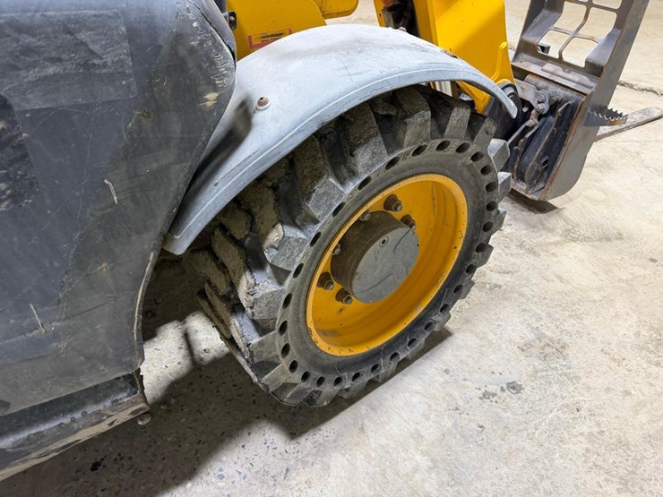 2015-jcb-525-image-16