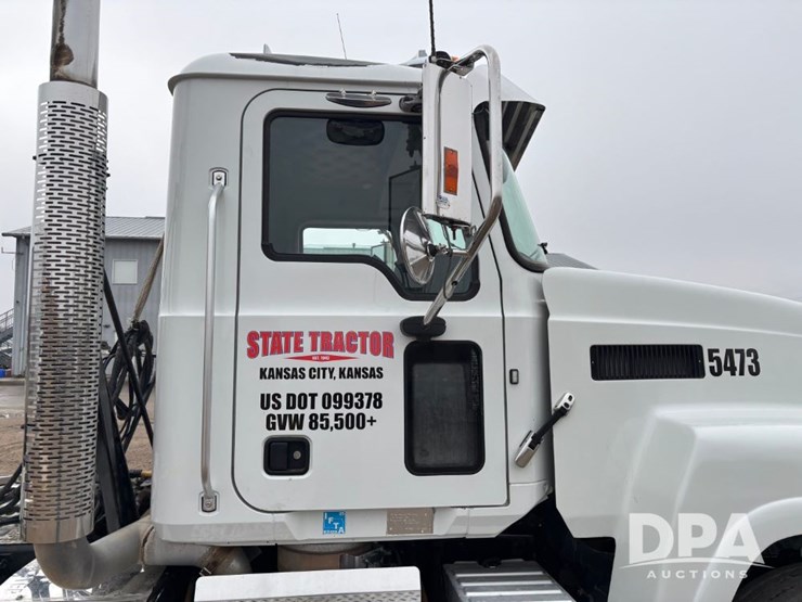 2017-mack-pinnacle-chu613-image-45