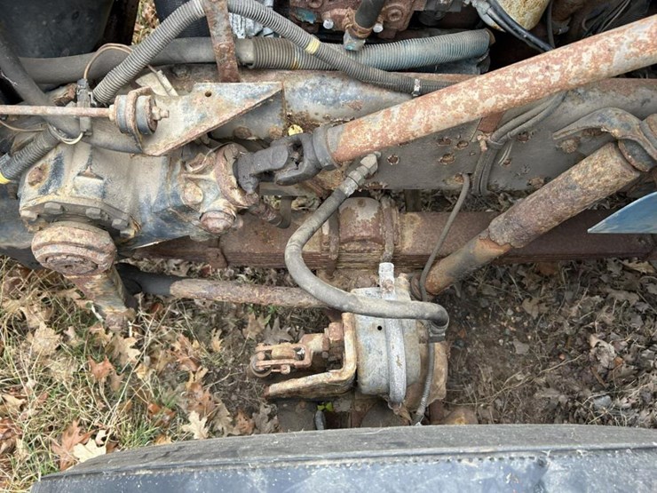 international-4700-image-36