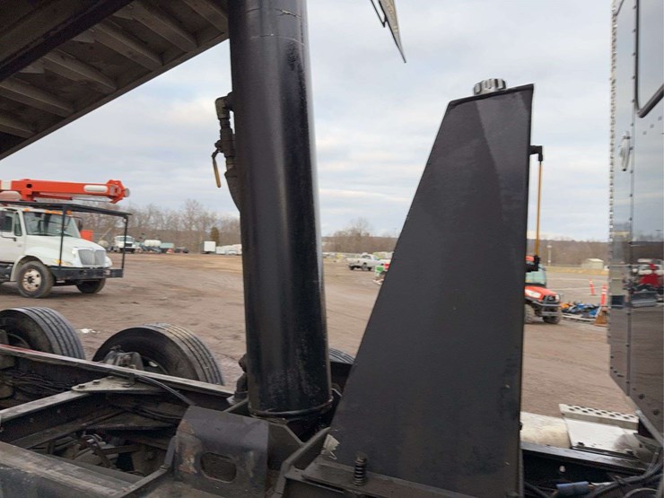 2010-kenworth-t800-image-62