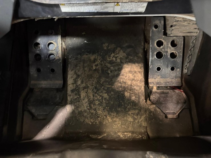 2019-bobcat-t770-image-33