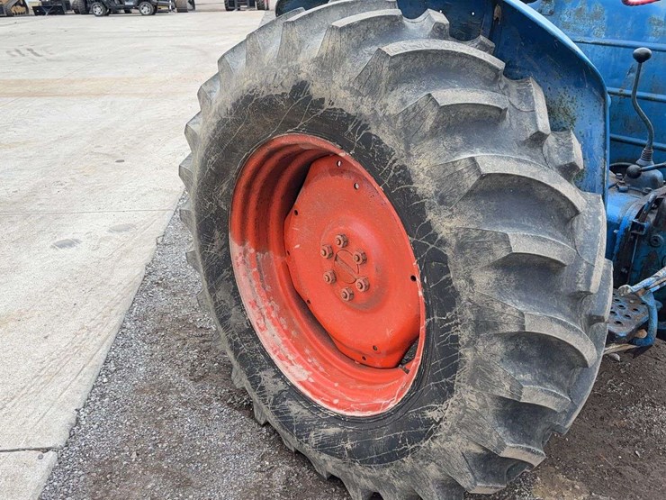 ford-tractor-image-11