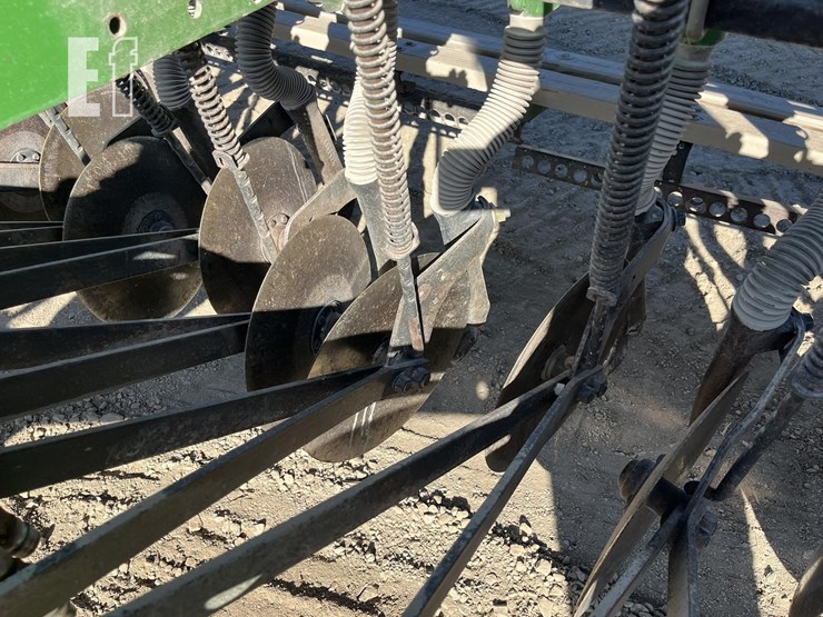 john-deere-8200-image-11