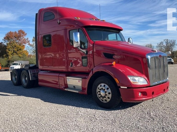 2012-peterbilt-587-image-4