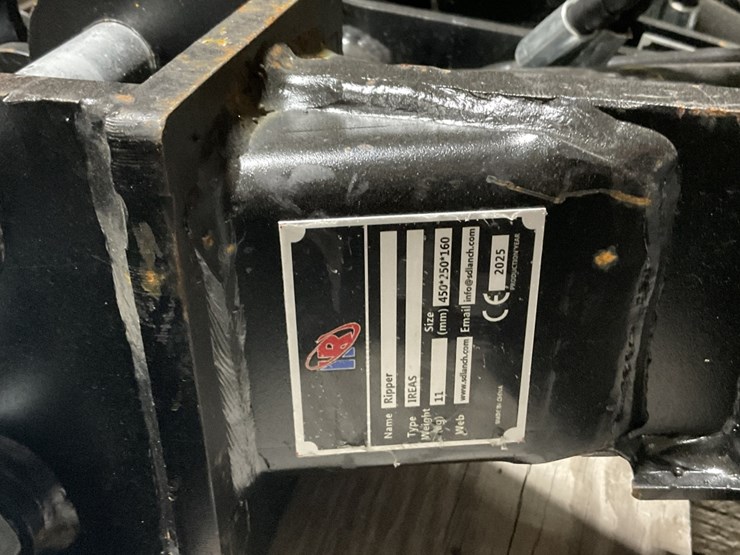 mini-excavator-ripper-image-3