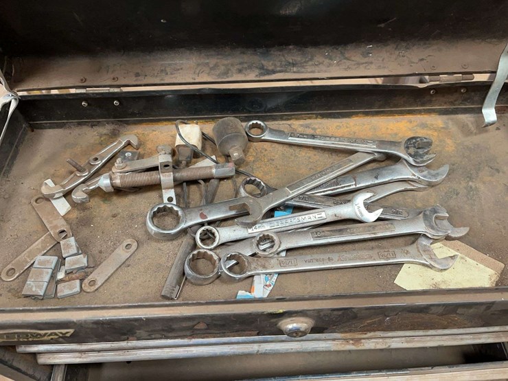 tool-box-on-castors-with-contents-image-2