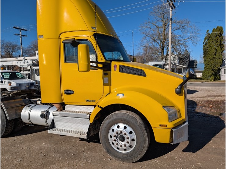 2020-kenworth-t880-image-4
