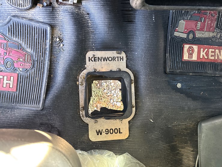 kenworth-w900-image-37